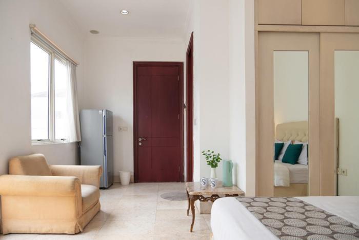 Twospaces Living At The Unit Residence Jakarta Exterior photo